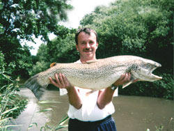 truite de mer de 9300g et 87 cm